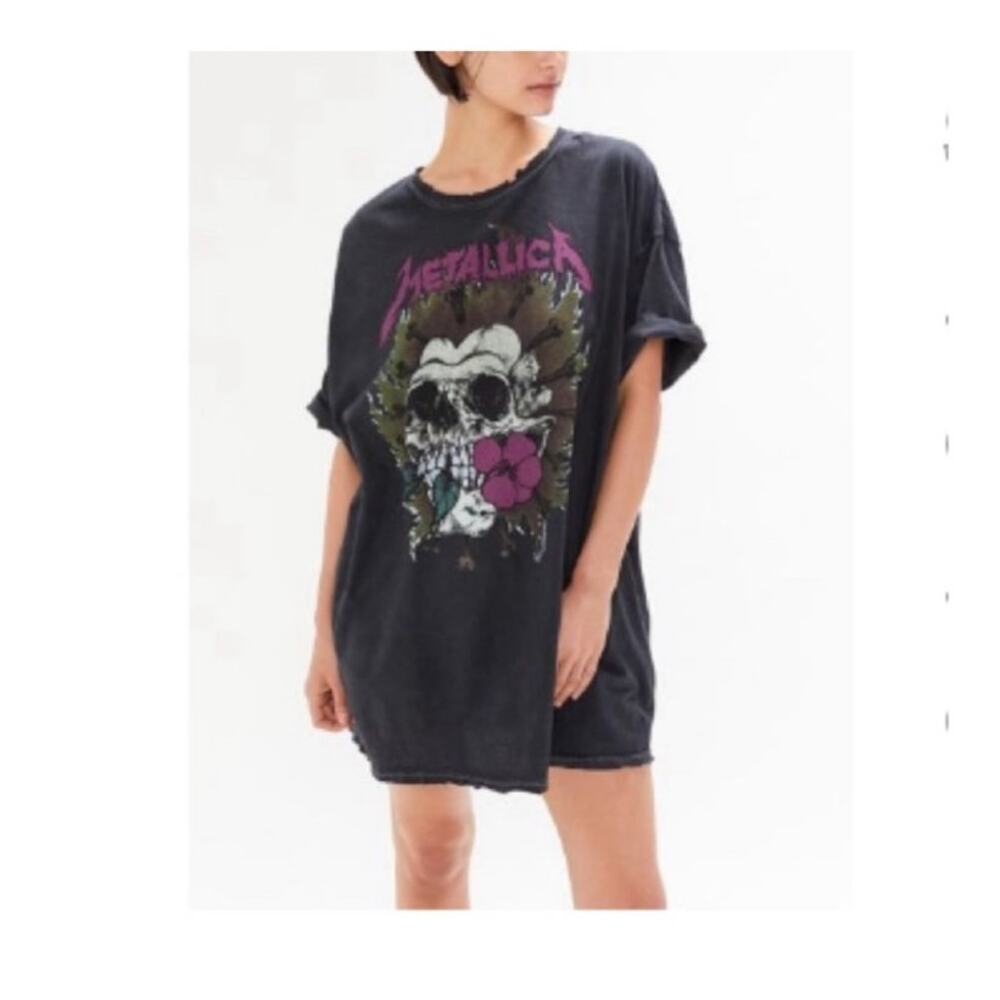 Urban Outfitters Metallica Pushead Distressed Oversized Shirt size OS